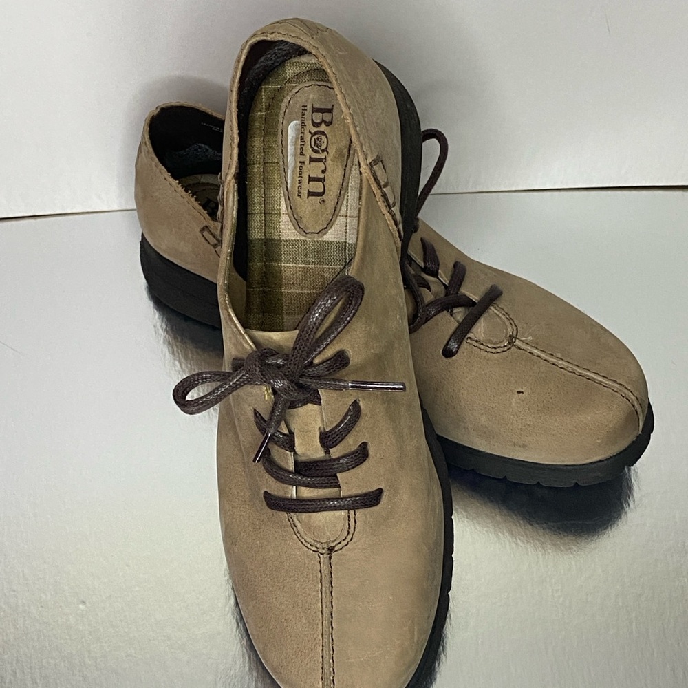 Born Women’s Tan Leather Oxford Shoes